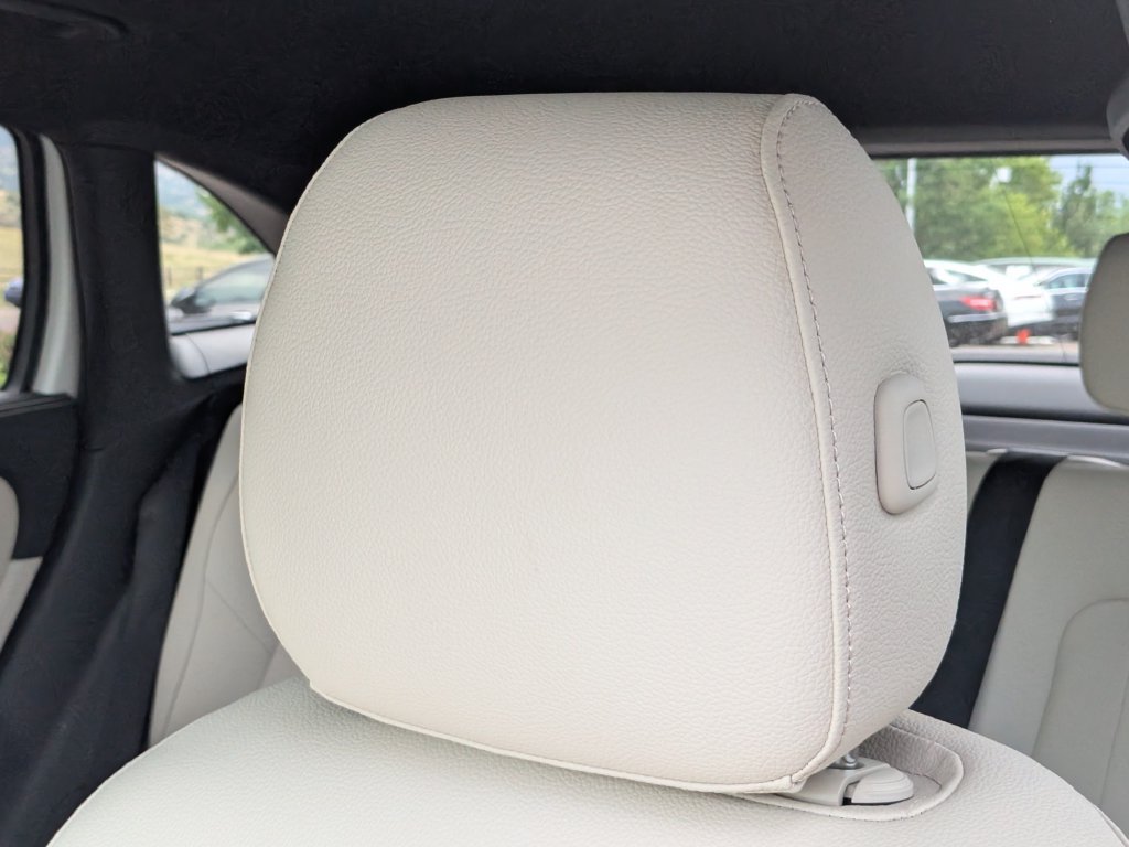 Used 2025 Mercedes-Benz GLA 250 4MATIC image 13
