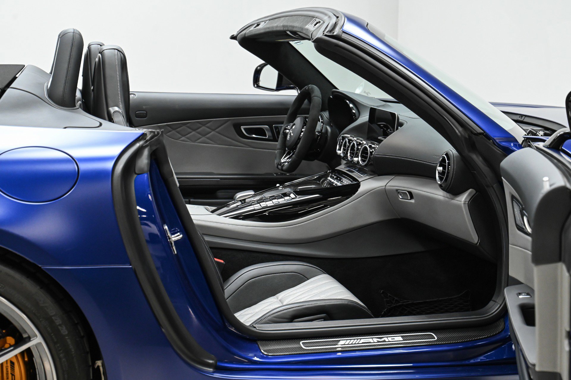 Used 2020 Mercedes-Benz AMG GT R image 37