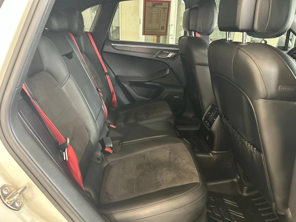 Used 2017 Porsche Macan GTS AWD/4WD image 29