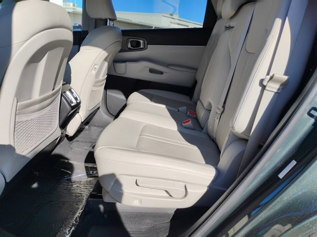 Used 2022 Kia Sorento S image 9