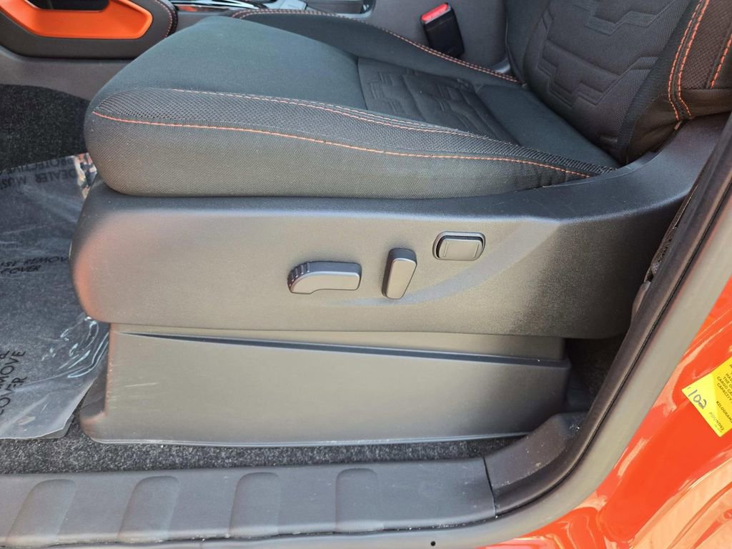 Used 2025 Nissan Frontier PRO-4X w/ Pro Convenience Package image 4