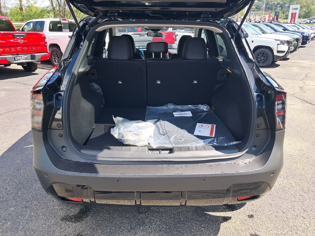 New 2026 Nissan Kicks SR FWD image 24