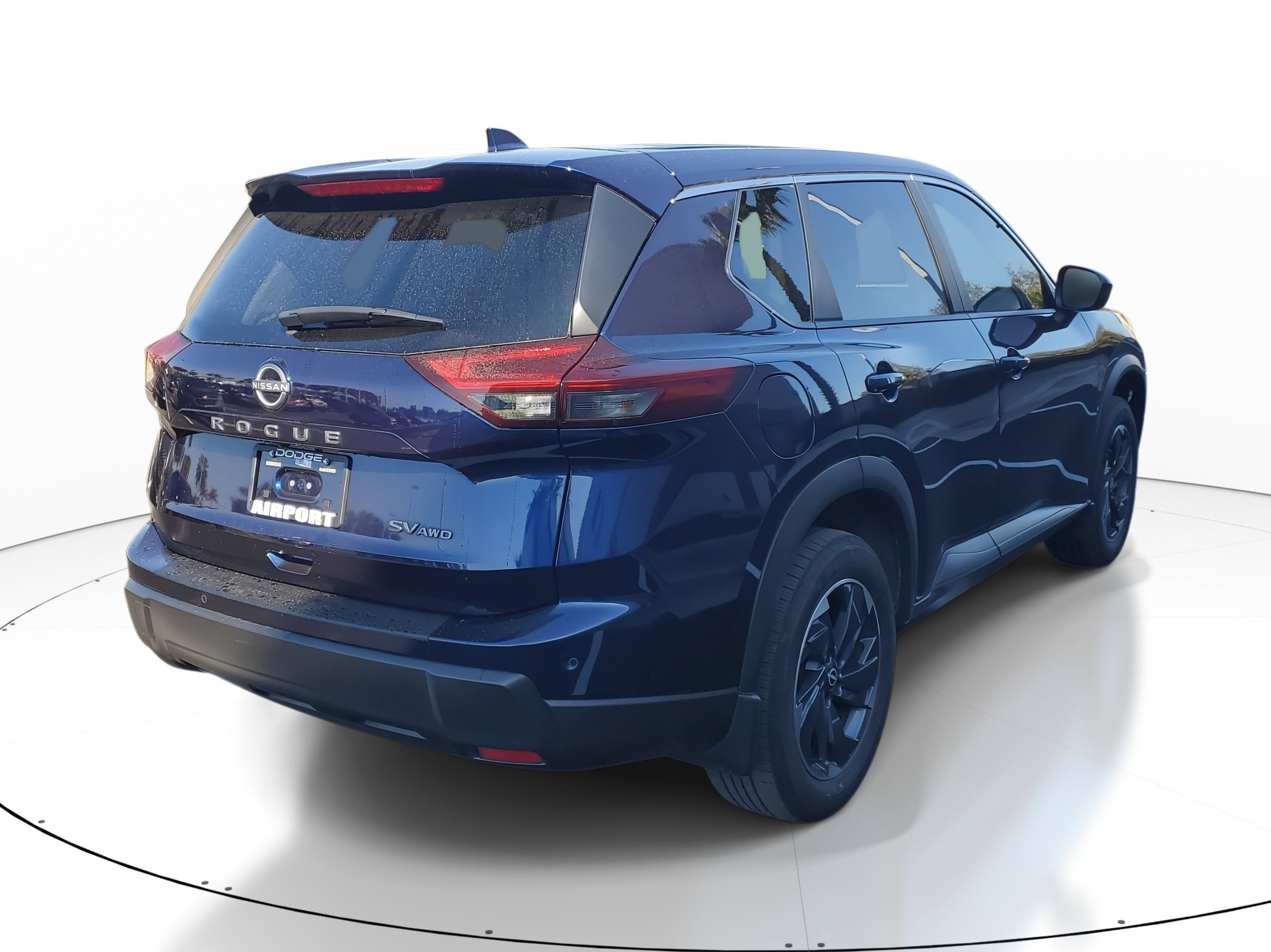 Used 2024 Nissan Rogue SV image 4