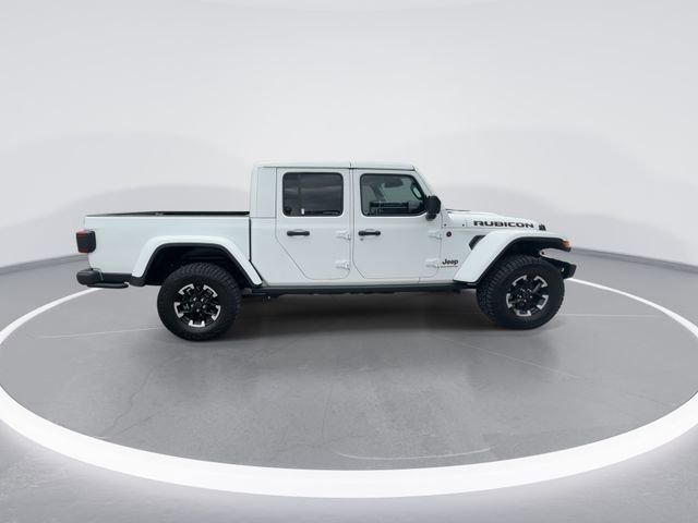 Used 2024 Jeep Gladiator Rubicon AWD/4WD image 9