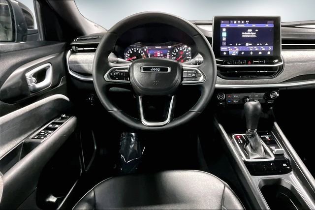 Used 2024 Jeep Compass Latitude image 9