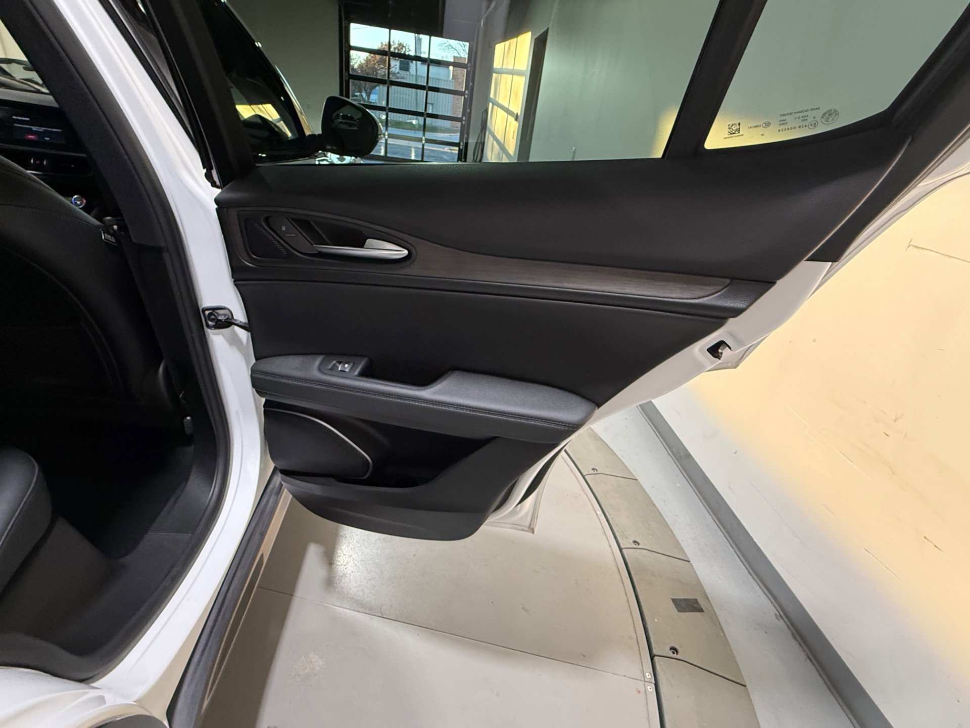 Used 2022 Alfa Romeo Stelvio Ti image 38