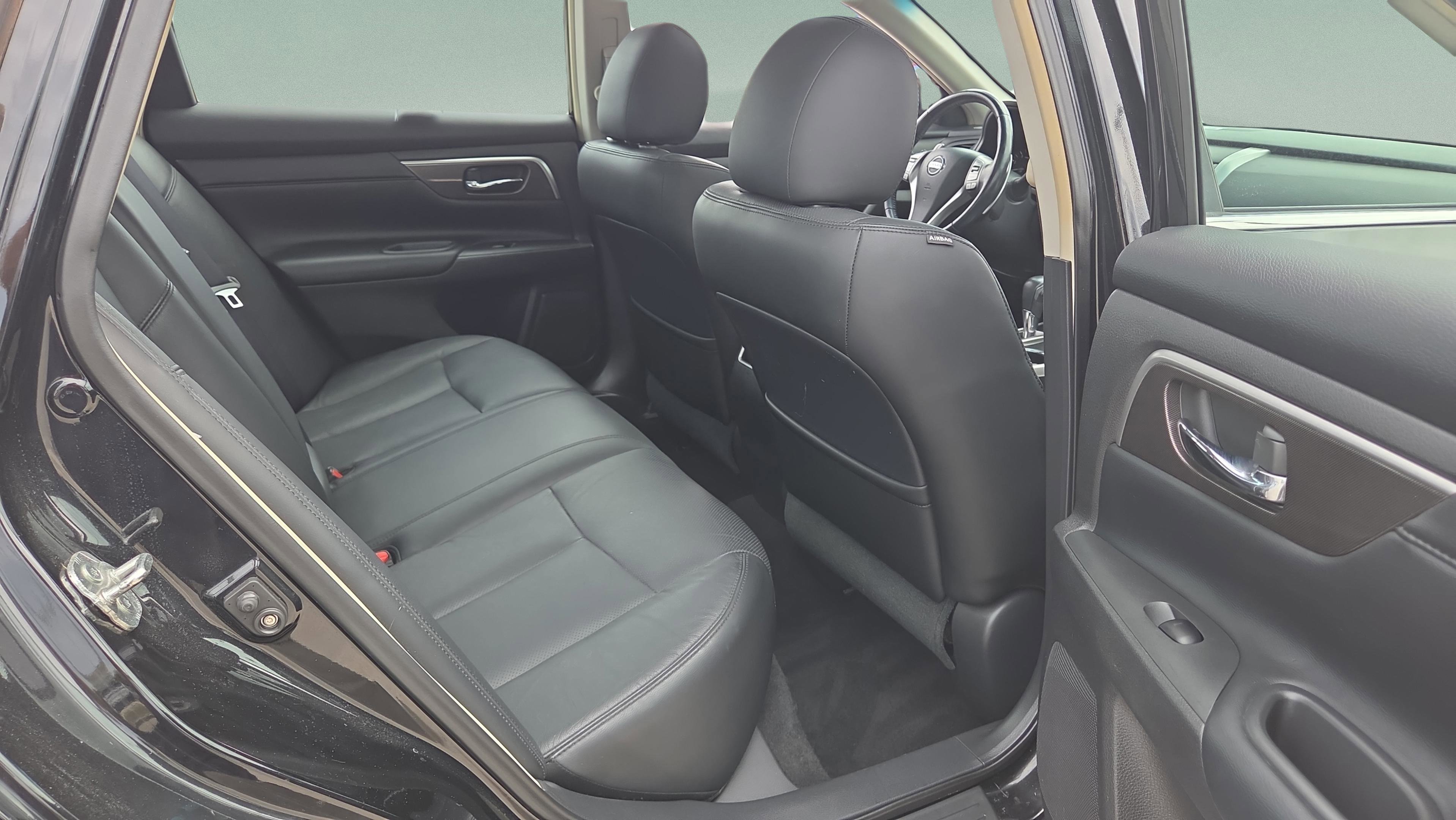 Used 2013 Nissan Altima 3.5 SL w/ Technology Pkg FWD image 15