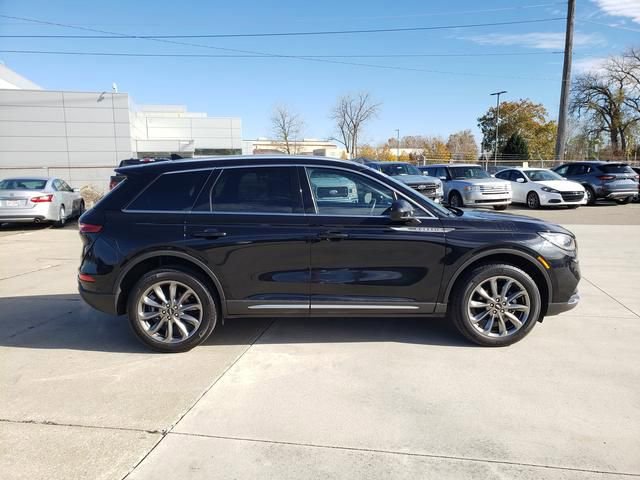 Used 2022 Lincoln Corsair AWD w/ Premium Package image 11