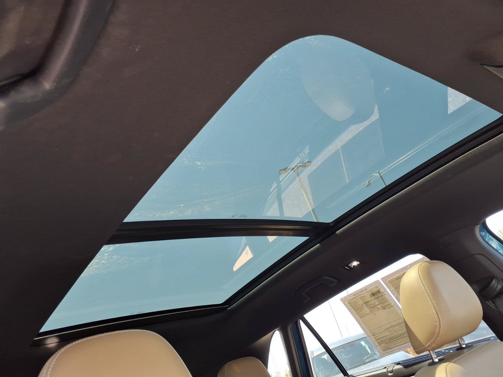 Certified 2024 Volkswagen Atlas Cross Sport SE w/ Panoramic Sunroof Package AWD/4WD image 10