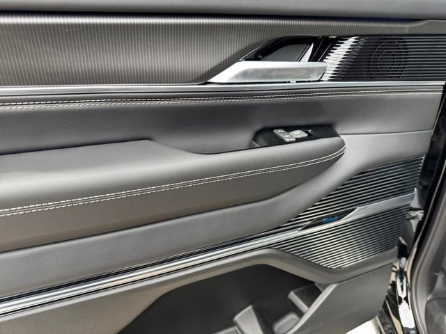 New 2026 Jeep Grand Wagoneer Summit w/ Premium Group III image 15