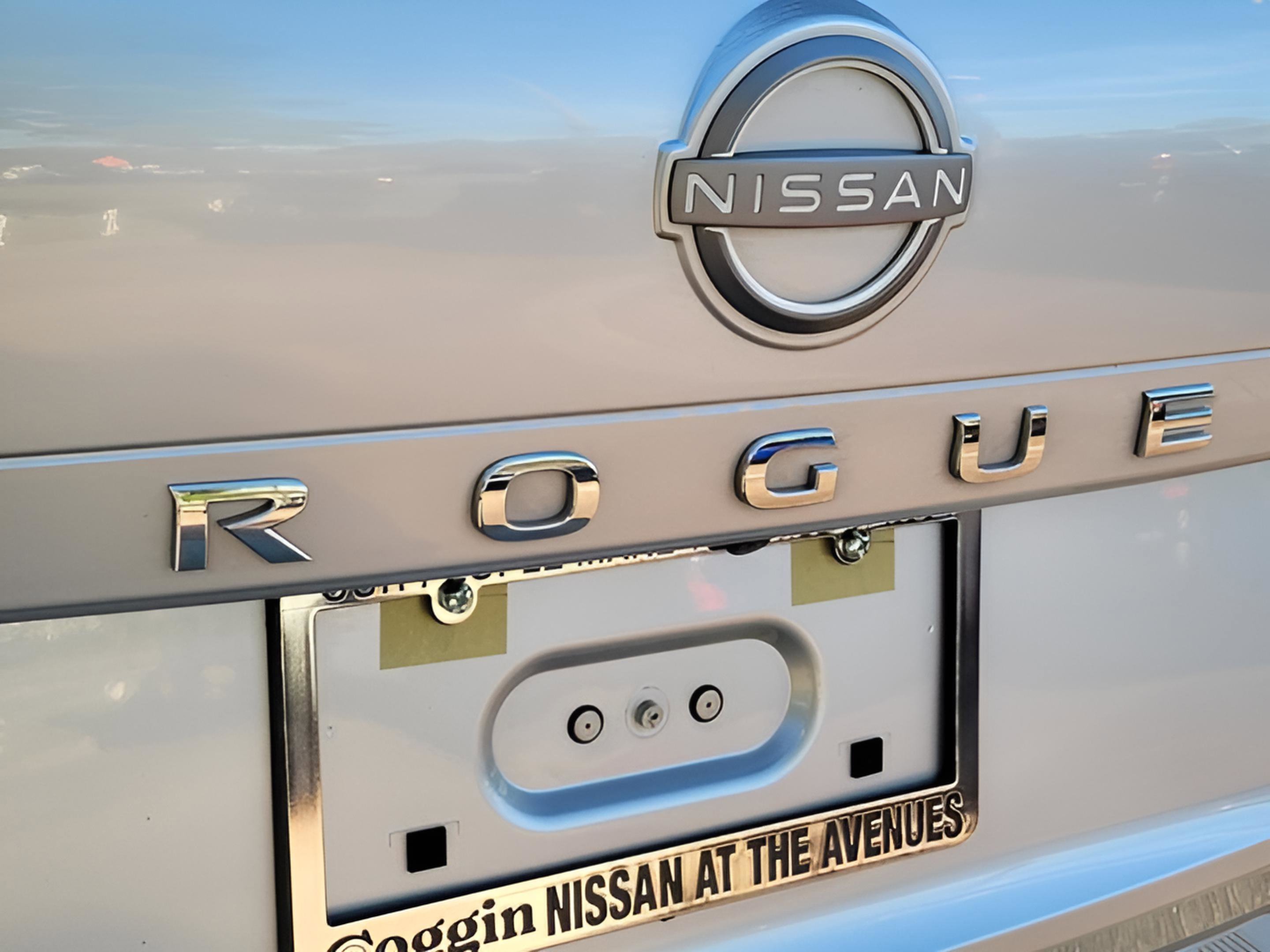 Used 2023 Nissan Rogue SV image 26