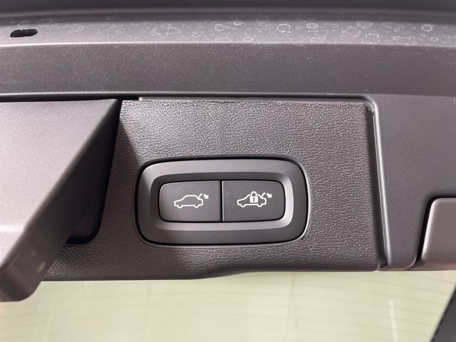 Certified 2025 Volvo XC60 T8 Plus w/ Protection Package Premier AWD/4WD image 43
