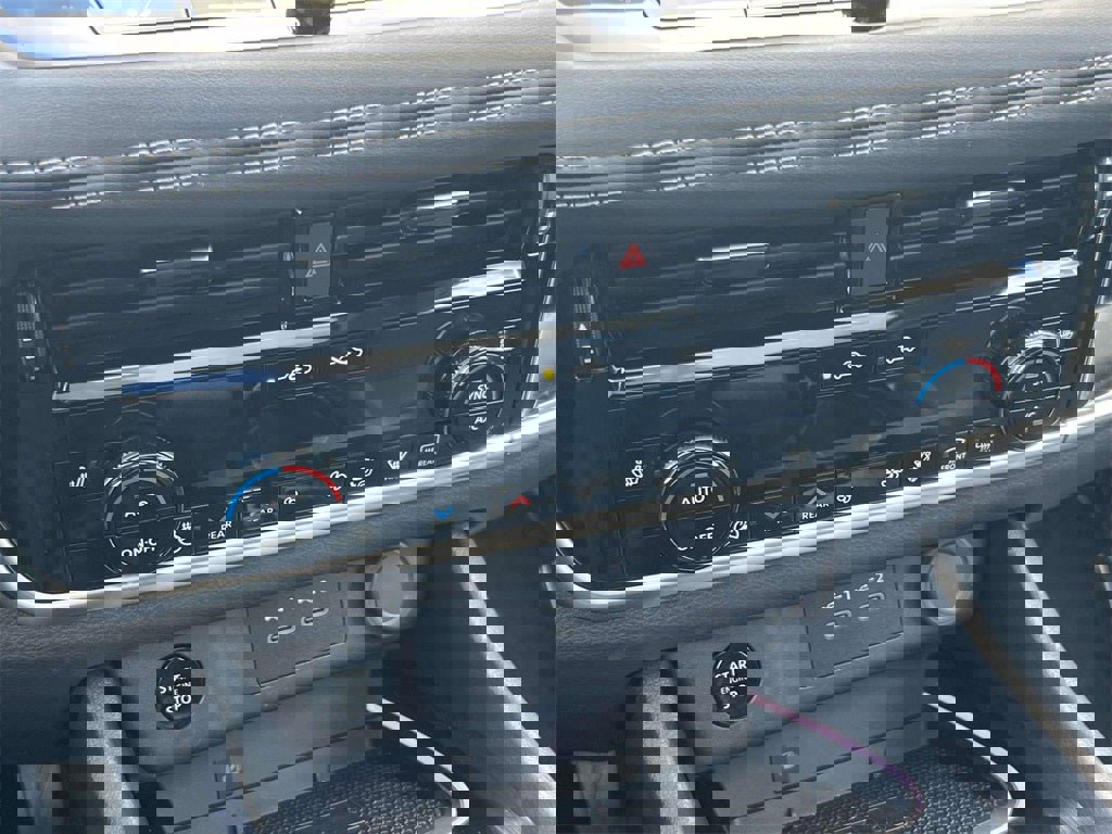 Certified 2024 Nissan Rogue SL w/ SL Premium Package image 19