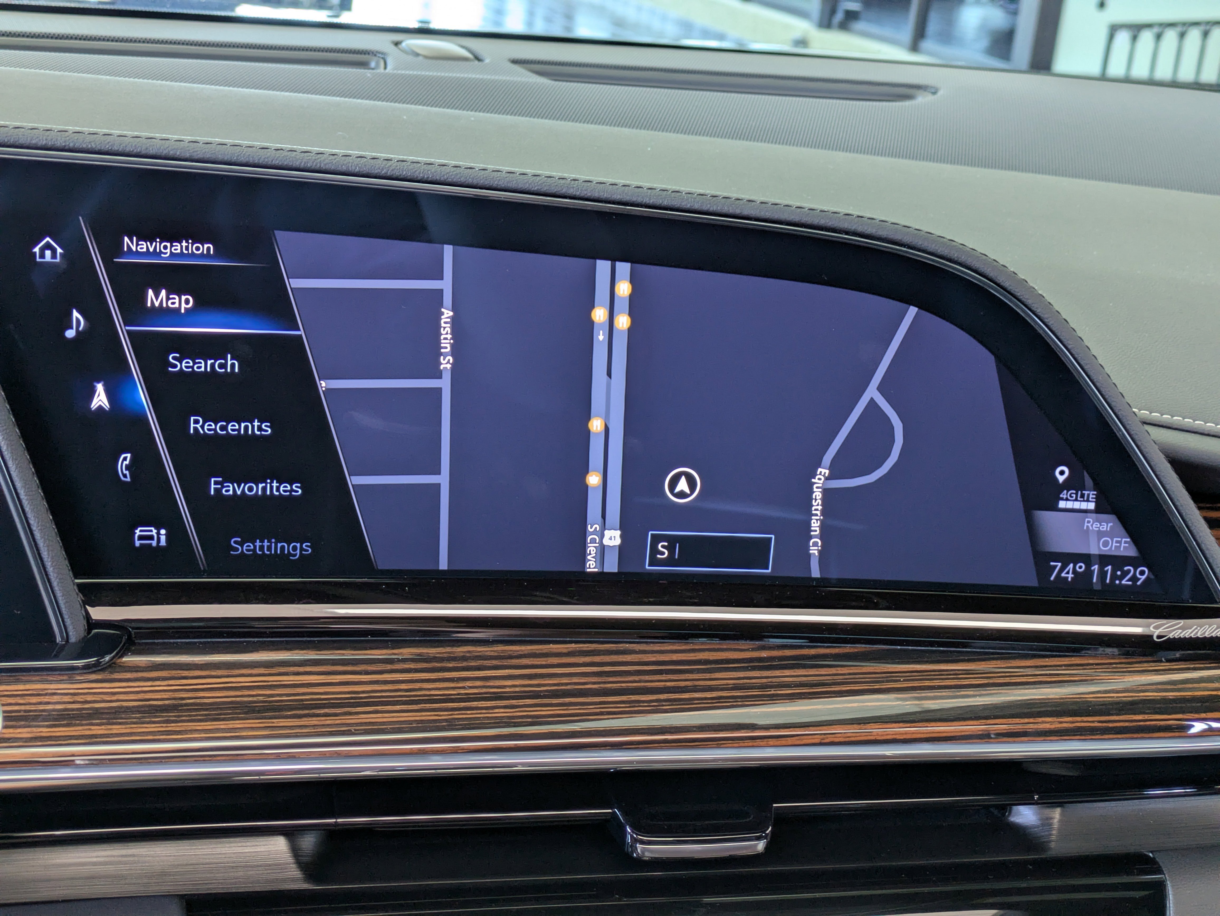 Certified 2024 Cadillac Escalade Premium Luxury AWD/4WD image 29