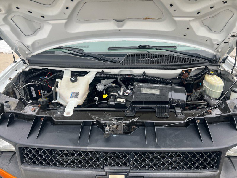 Used 2013 Chevrolet Express 2500 image 18