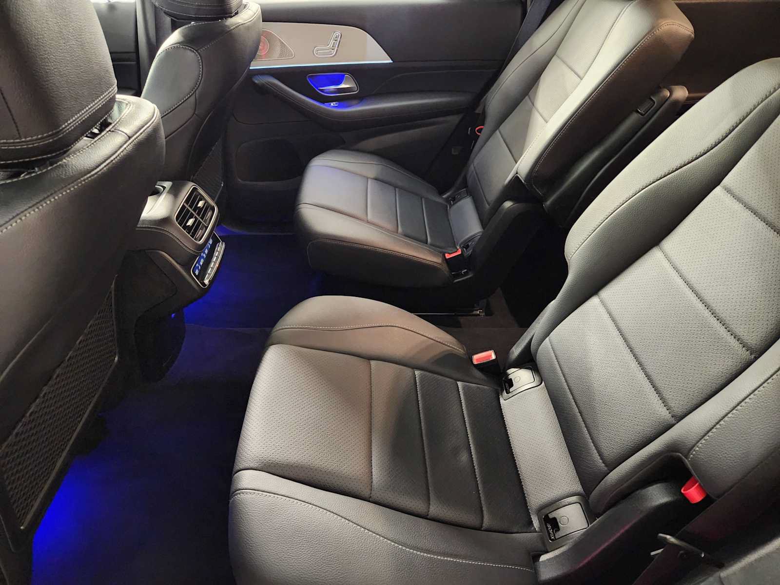 Used 2026 Mercedes-Benz GLS 450 4MATIC image 30