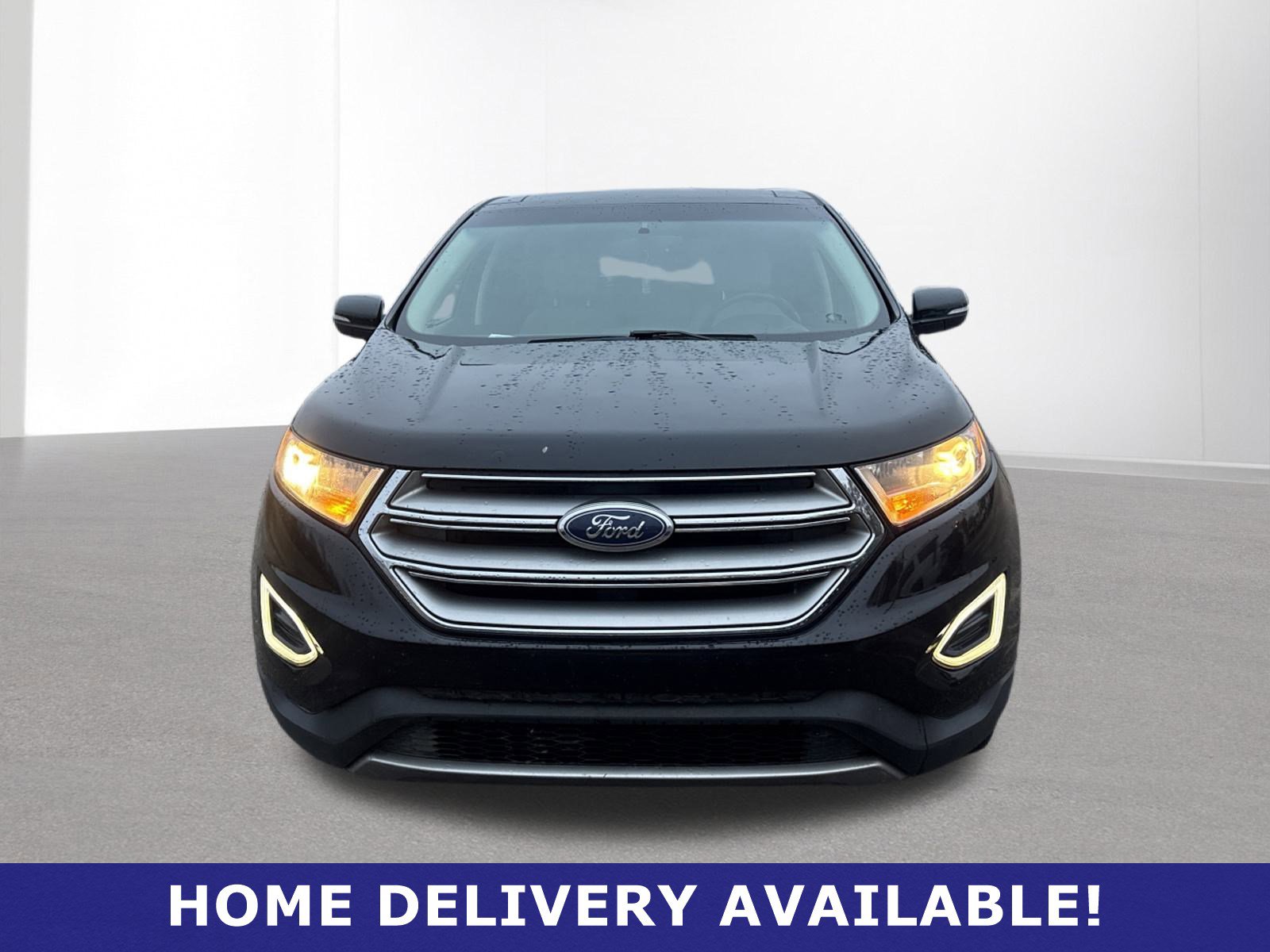 Used 2018 Ford Edge Titanium w/ Equipment Group 301A FWD image 2
