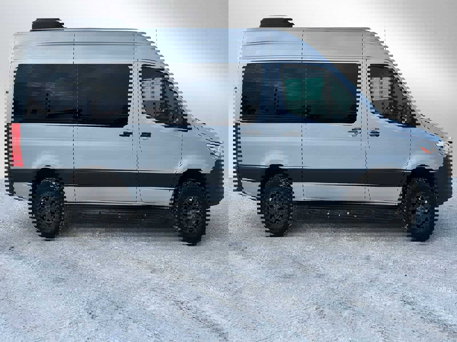 Used 2021 Freightliner Sprinter 2500 image 2