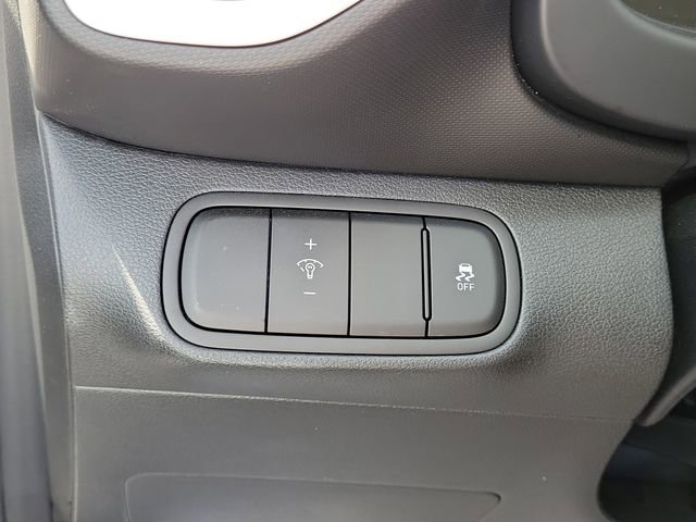 Used 2025 Hyundai Venue Limited FWD image 29