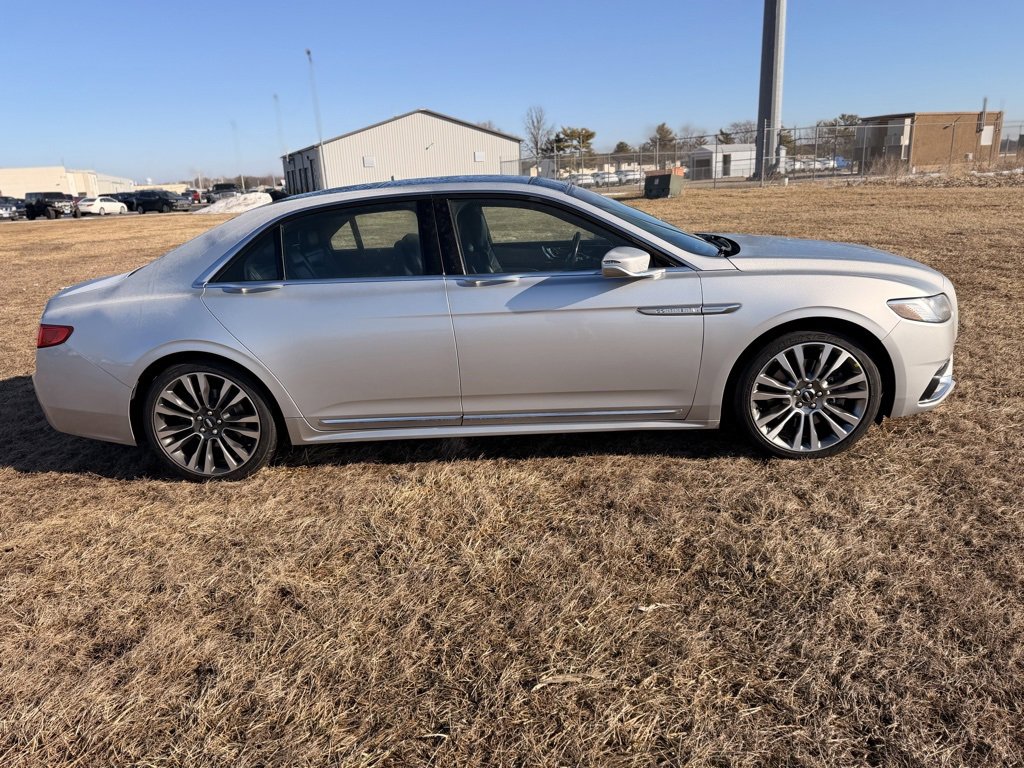 Used 2019 Lincoln Continental Select w/ Continental Climate Package image 4