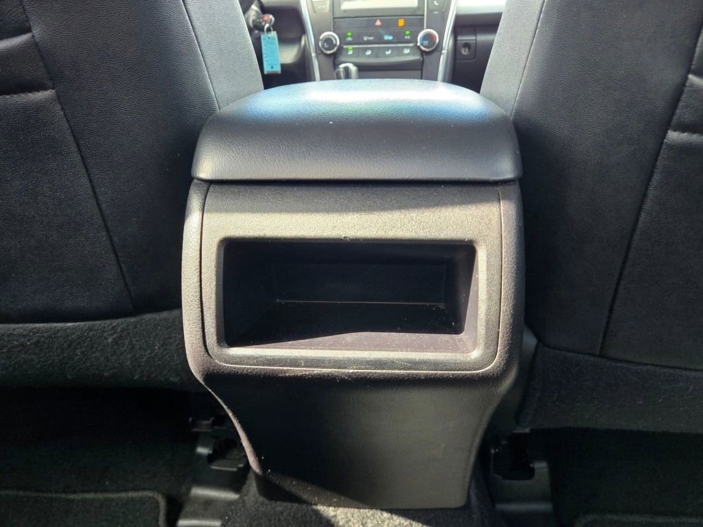 Used 2015 Toyota Camry SE image 36