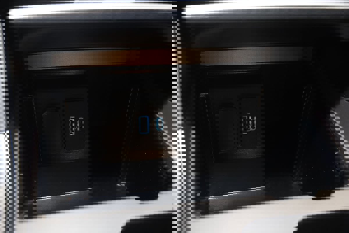 Used 2021 Ford Explorer Limited w/ Equipment Group 301A image 30