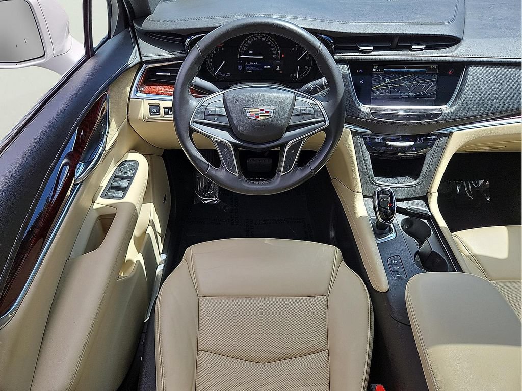 Used 2018 Cadillac XT5 Premium Luxury w/ Driver Assist Package AWD/4WD image 9