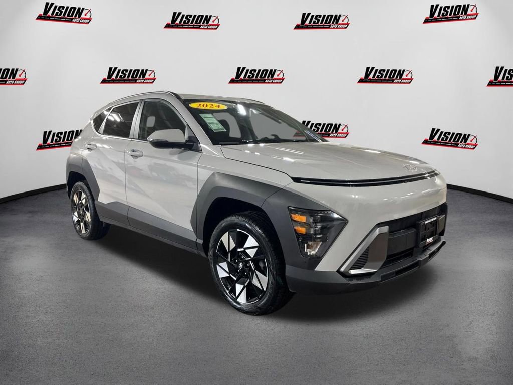 Used 2024 Hyundai Kona SEL w/ Convenience Package image 3