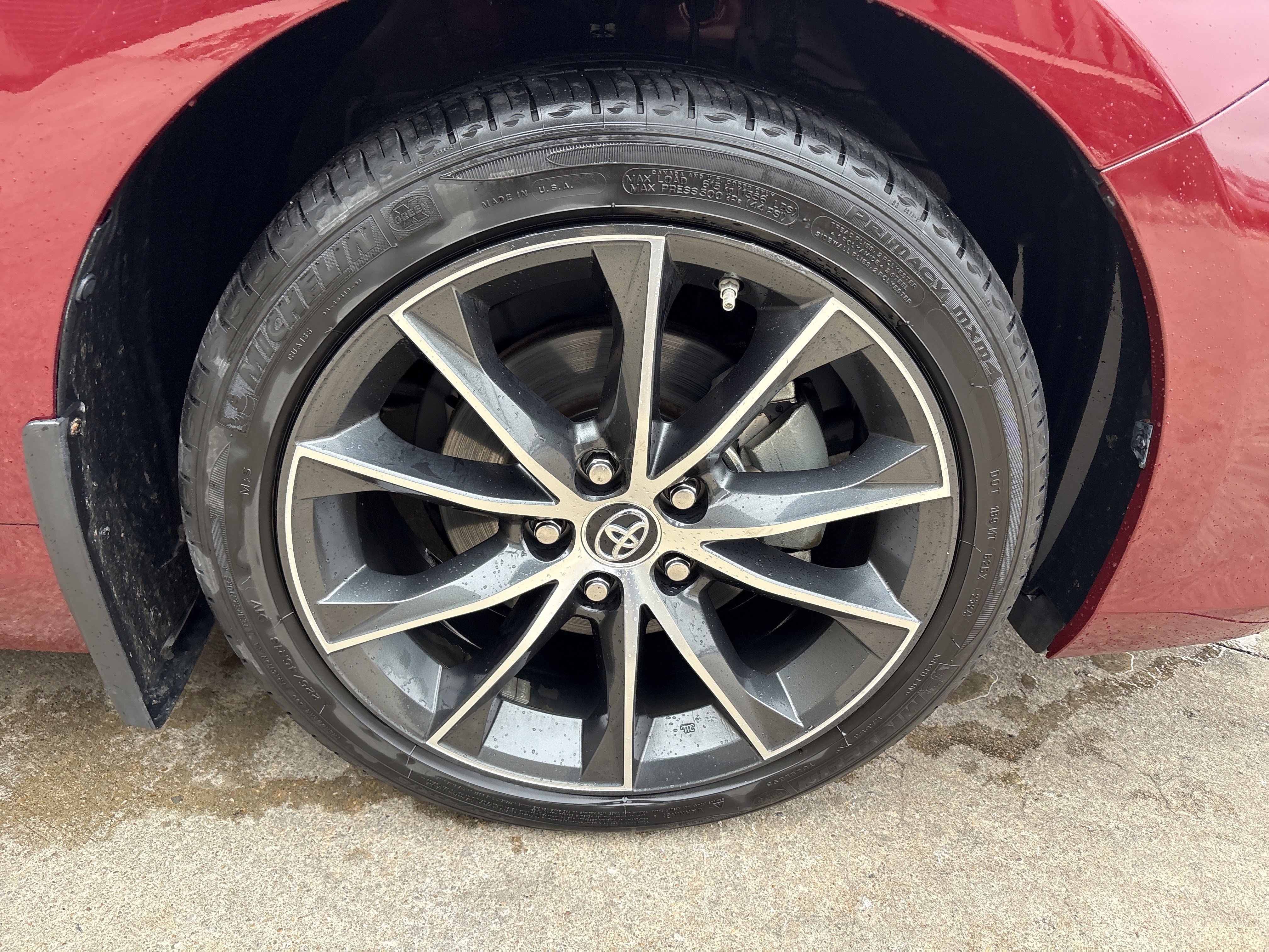 Used 2015 Toyota Camry XSE image 13