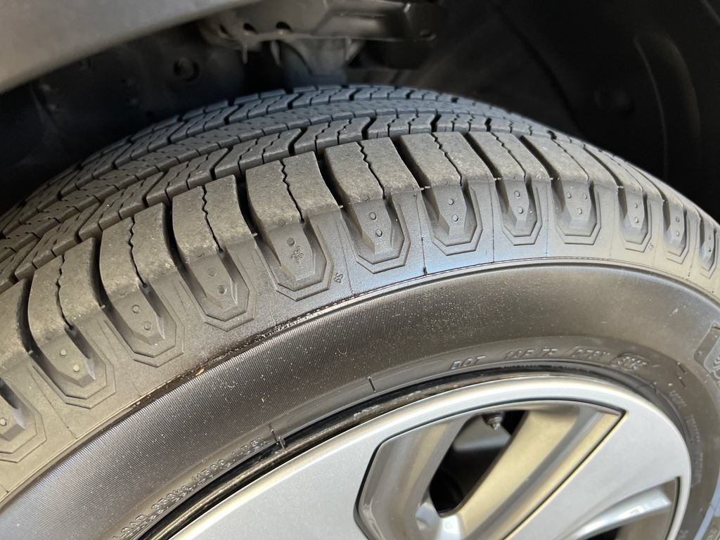 Used 2019 Kia Niro EX FWD image 28