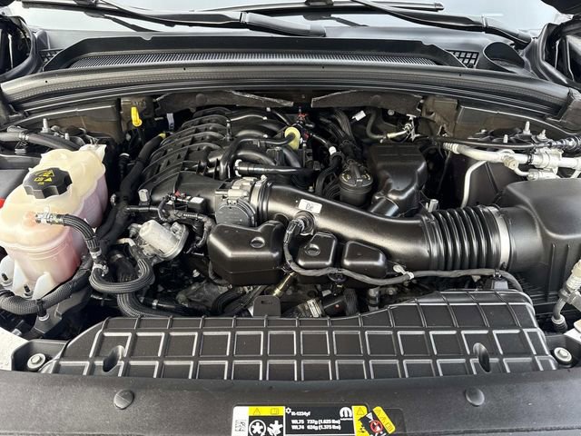 Used 2022 Jeep Grand Cherokee Limited image 15