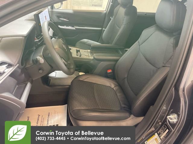 New 2025 Toyota Sienna Platinum image 15