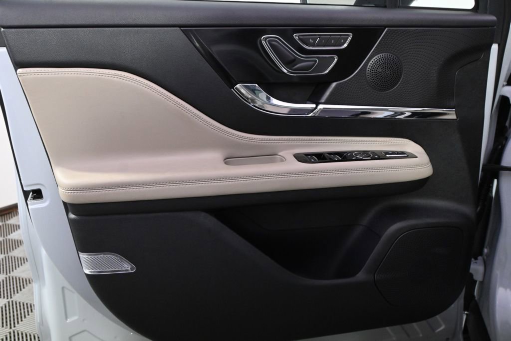 New 2026 Lincoln Corsair Premiere image 22