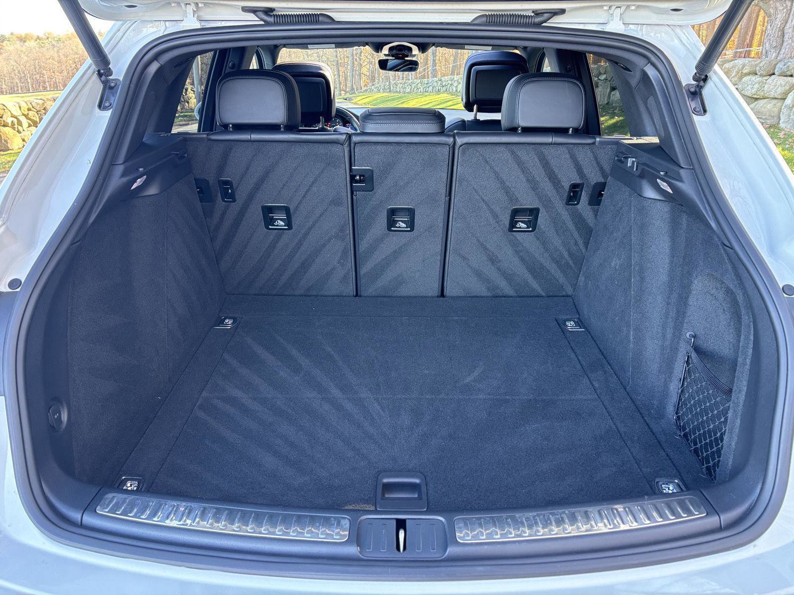 Used 2022 Porsche Macan Base w/ Premium Package Plus image 40