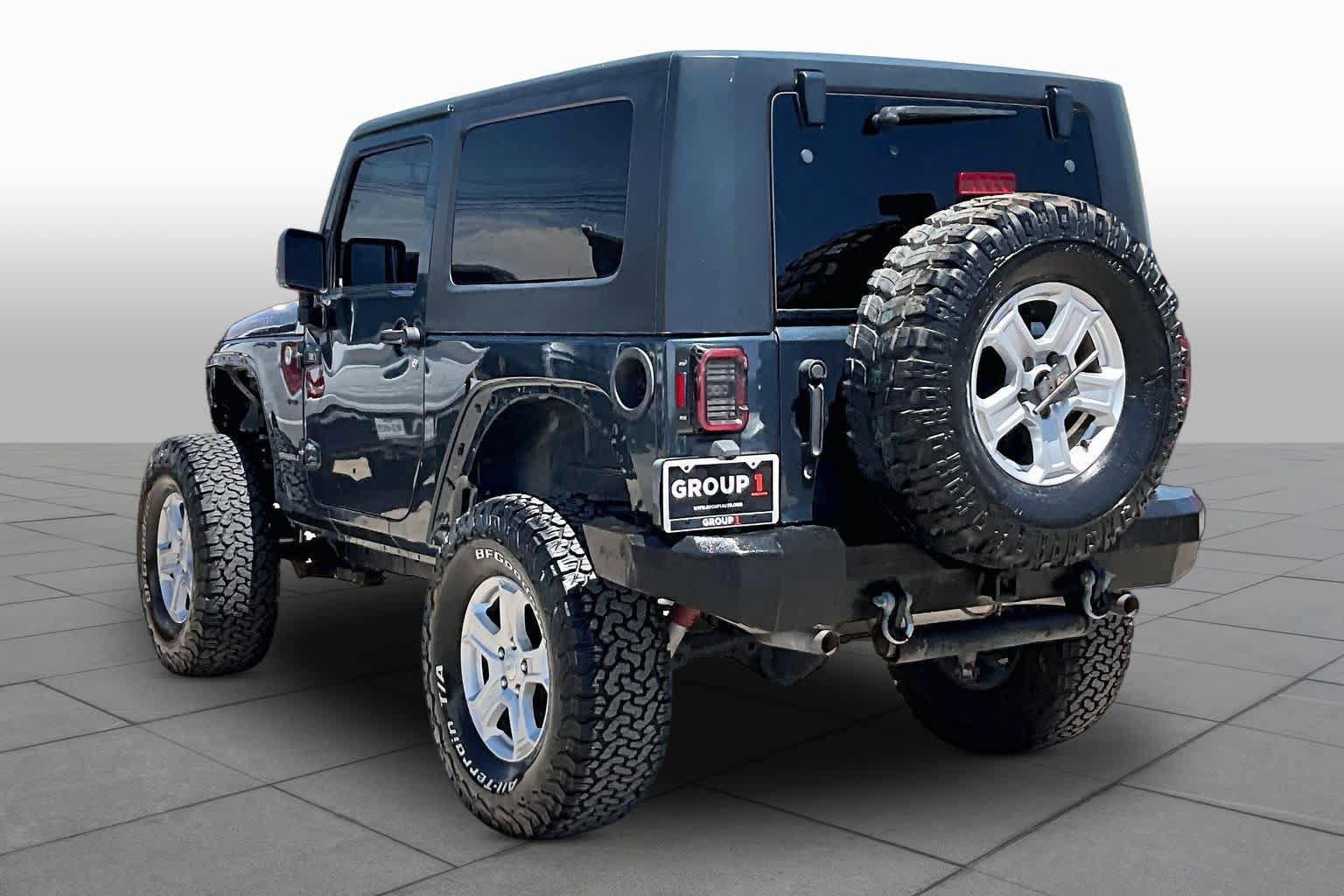 Used 2008 Jeep Wrangler Rubicon w/ Dual Top Group AWD/4WD image 11