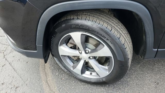 Certified 2020 Jeep Cherokee Limited w/ Trailer Tow Group image 4