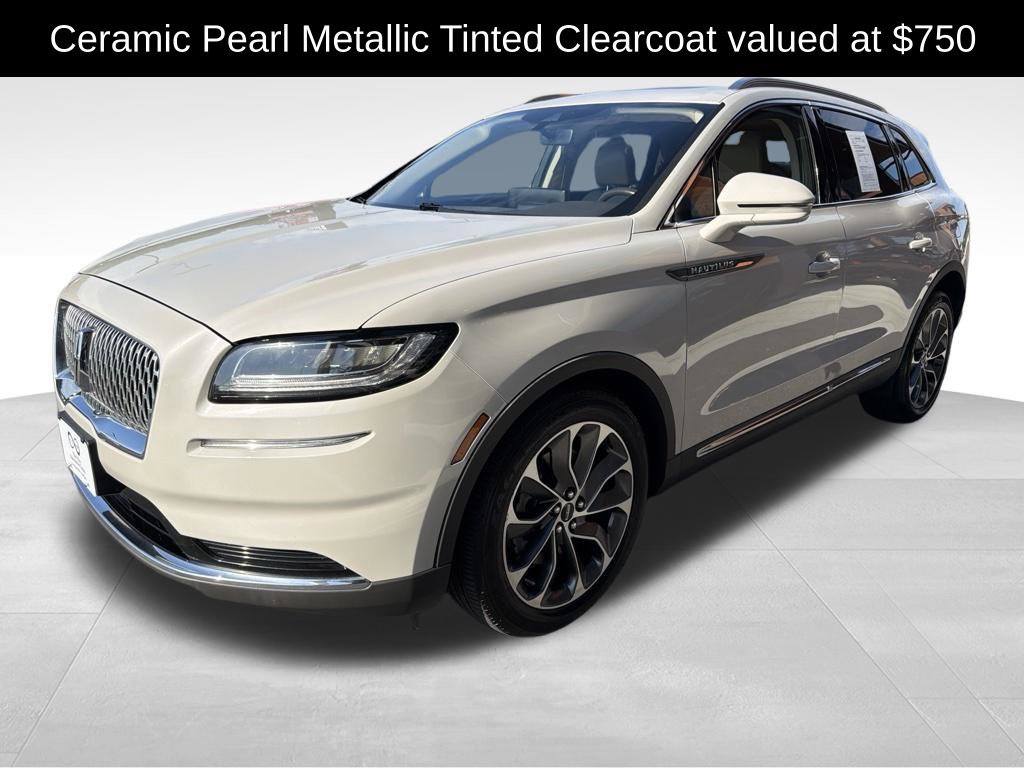 Used 2023 Lincoln Nautilus Reserve AWD/4WD image 3