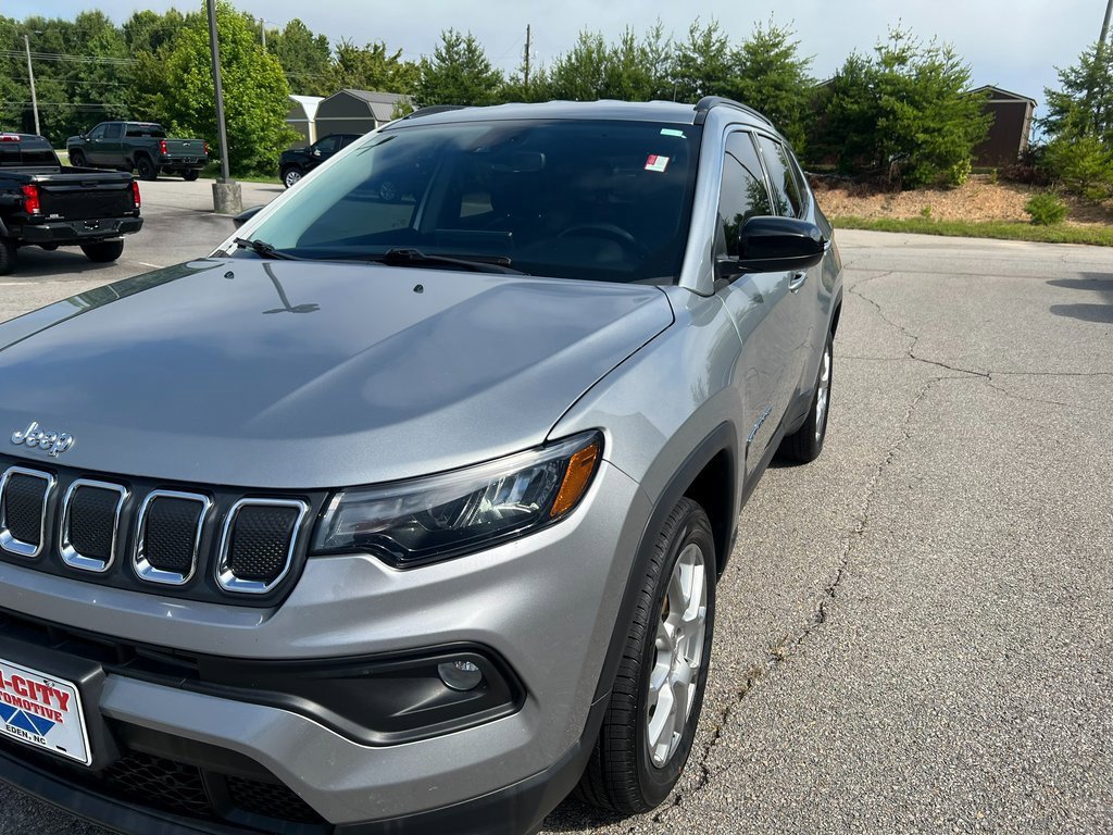 Used 2022 Jeep Compass Latitude image 6