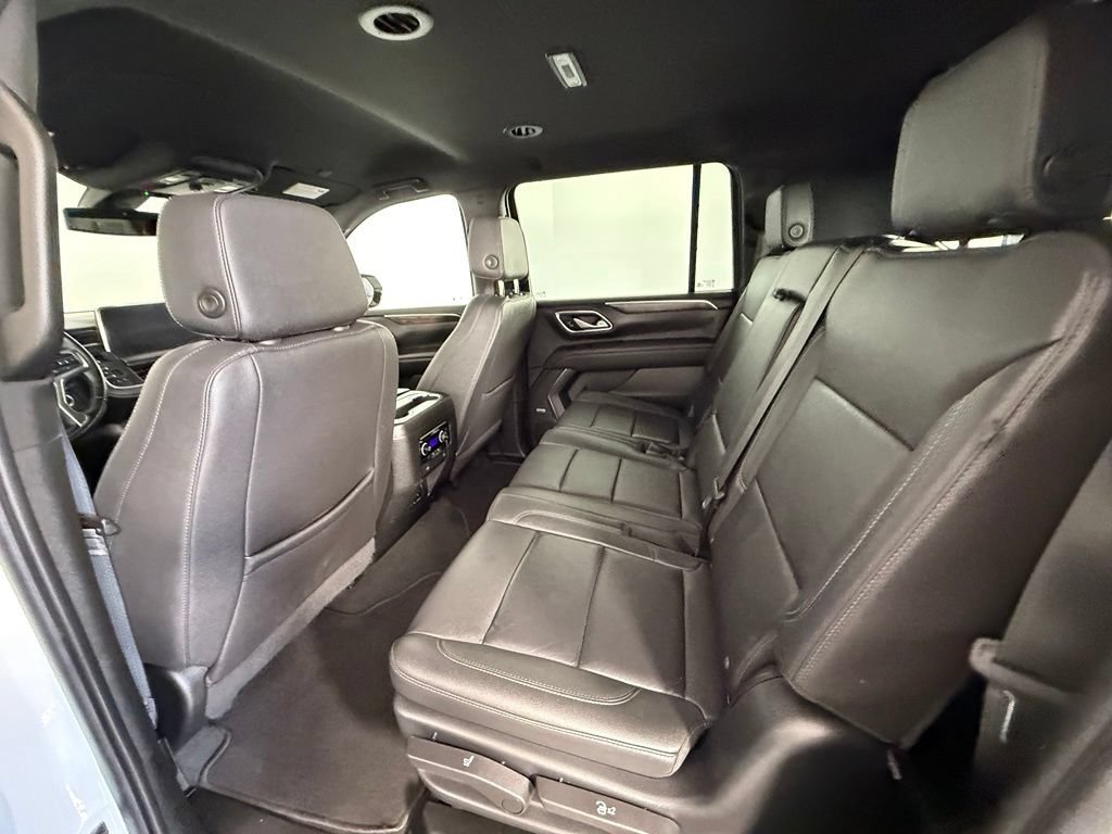 Used 2022 Chevrolet Suburban Z71 AWD/4WD image 15