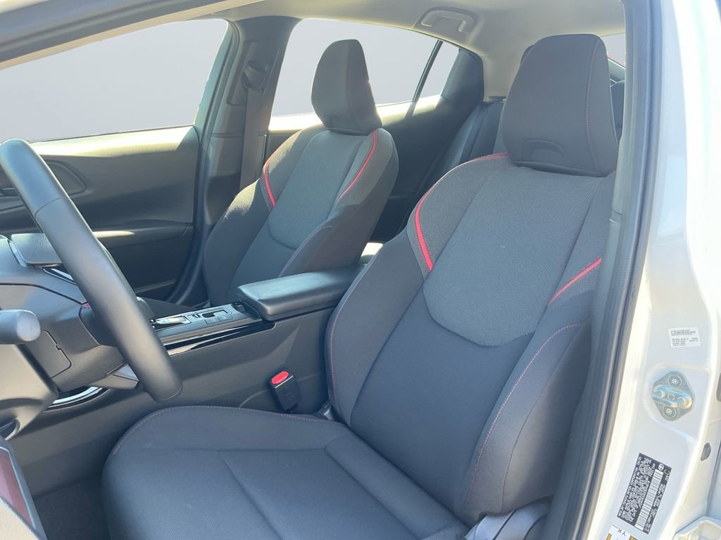 Used 2025 Toyota Prius Plug-In Hybrid image 10