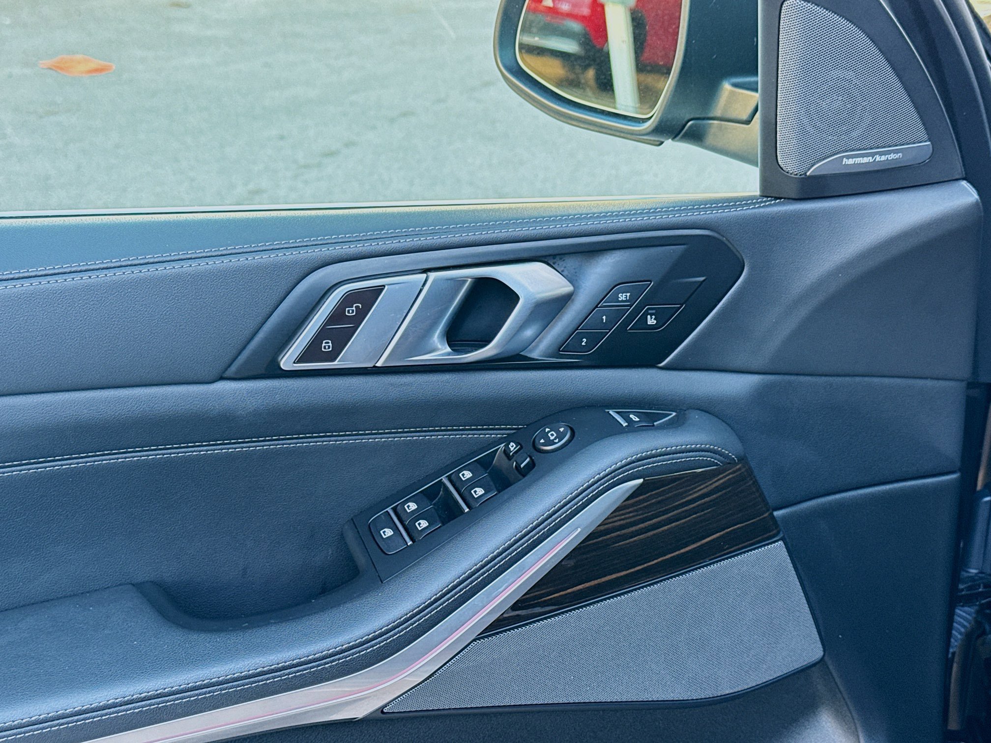 Used 2024 BMW X5 xDrive50e w/ Premium Package image 18