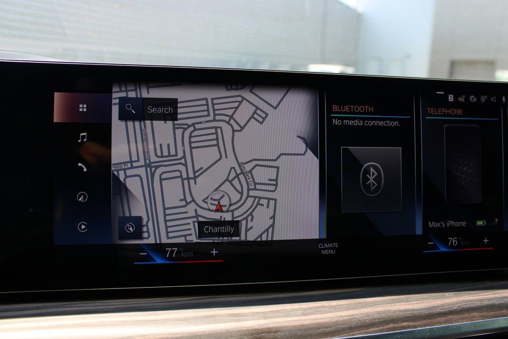 Used 2023 BMW X7 xDrive40i w/ M Sport Package AWD/4WD image 11