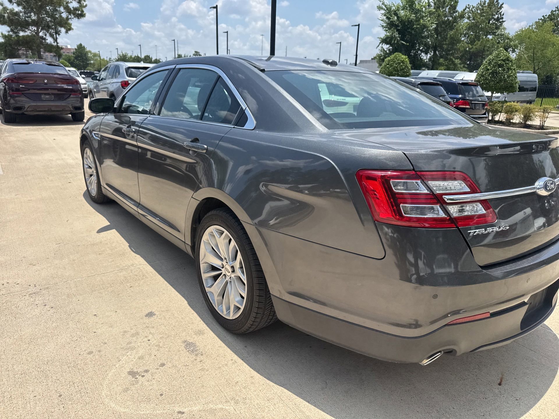 Used 2019 Ford Taurus Limited FWD image 6