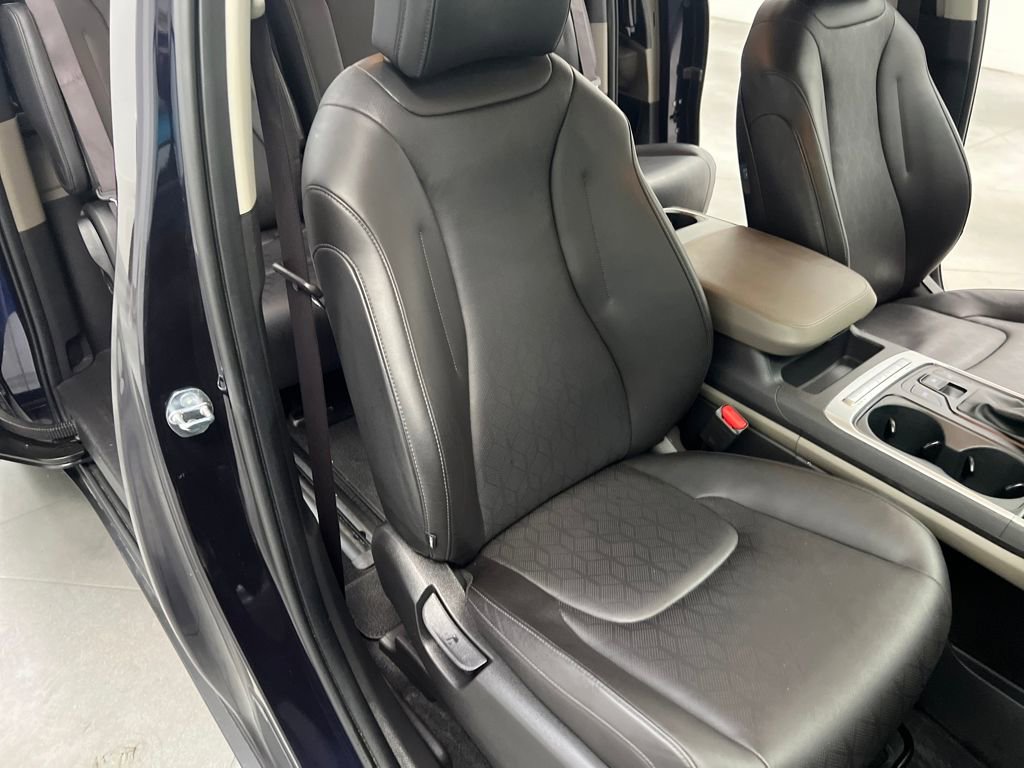 Used 2025 Kia Carnival image 26