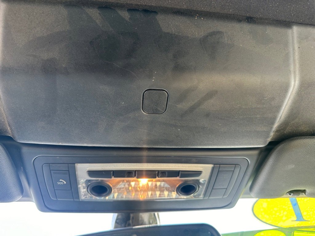 Used 2011 BMW 128i Convertible image 18