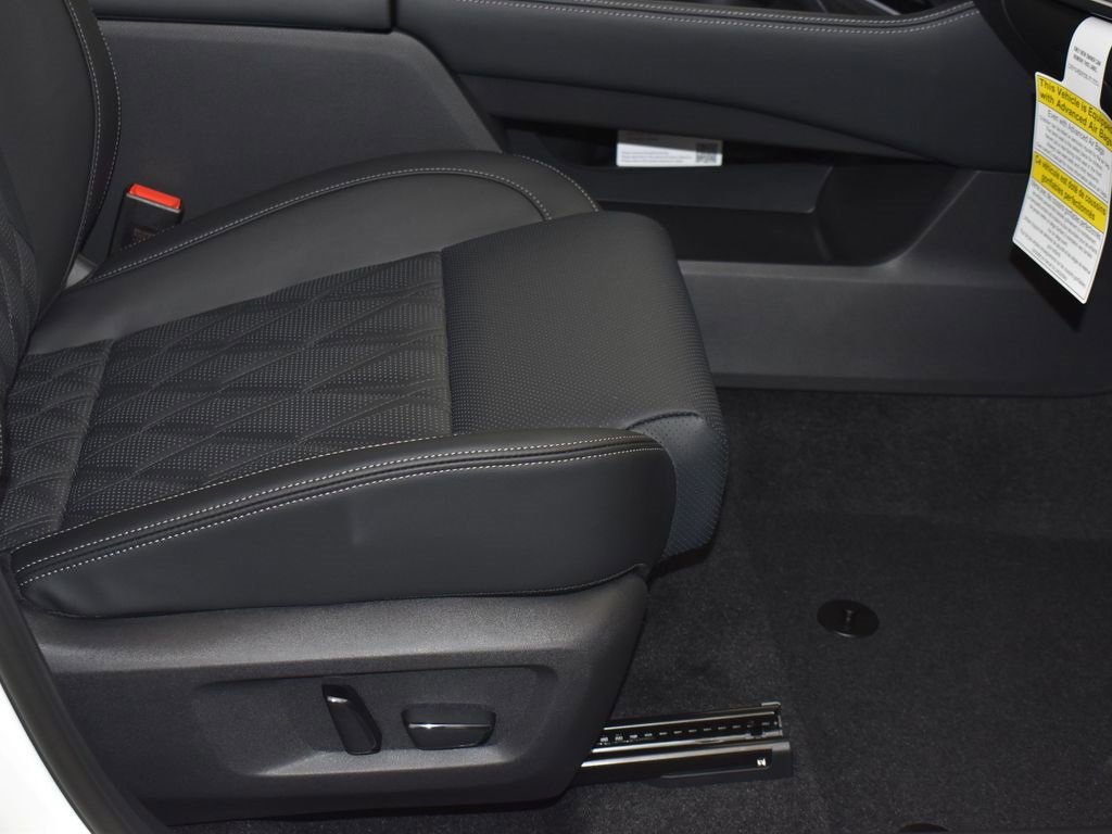 New 2026 Nissan Rogue Platinum image 7