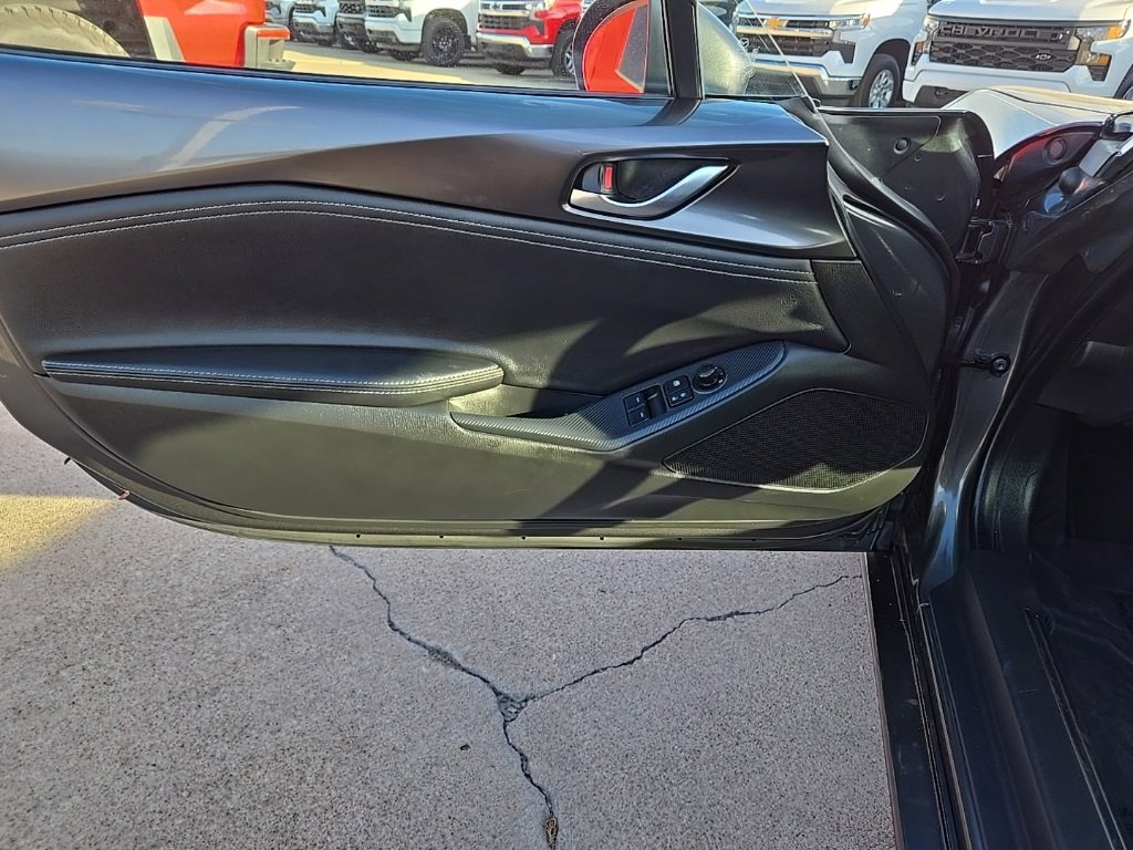 Used 2024 MAZDA MX-5 Miata RF Grand Touring image 17