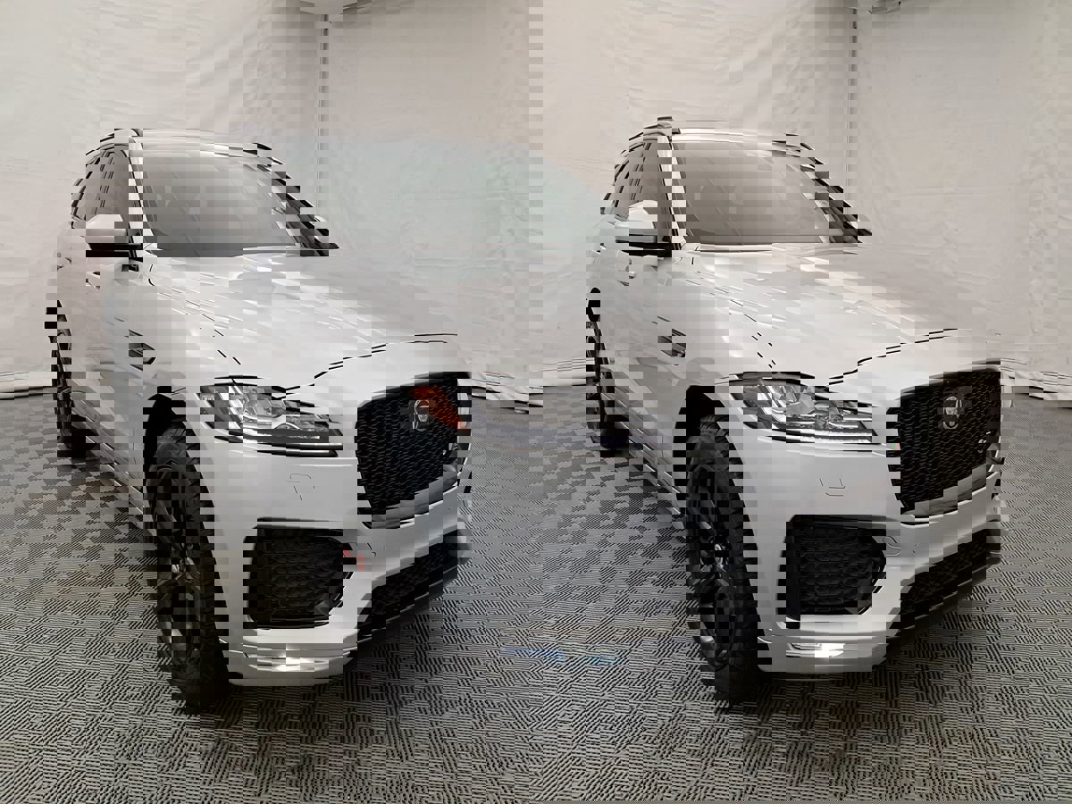 Used 2019 Jaguar F-PACE S image 2