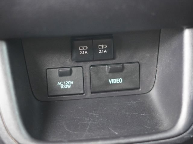Used 2017 Toyota Highlander Limited w/ Carpet Mat Package FWD image 38