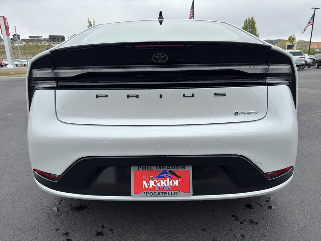 New 2026 Toyota Prius Plug-In Hybrid FWD image 3